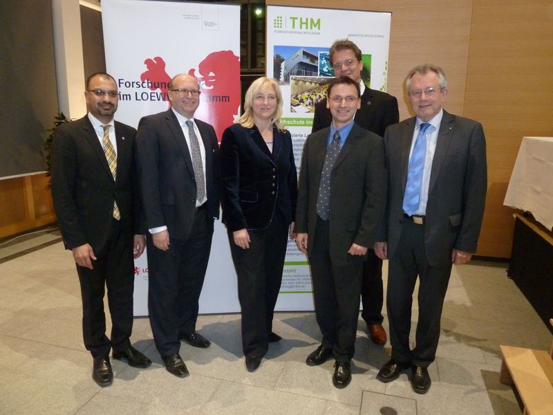 v.l.n.r. Prof. Dr. Joybrato Mukherjee, Prof. Dr. J&uuml;rgen Janek, Eva K&uuml;hne-H&ouml;rmann, Prof. Dr. Stefan Kolling, Prof. Dr. Frank Bremmer, Prof. Dr. G&uuml;nther Grabatin 
