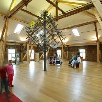 Mathematikum, Innenansicht, Kugelbahn