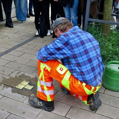 Verlegung Stolpersteine Ostanlage 45