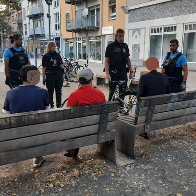 Kontrolle der Ordnungspolizei in der Innenstadt