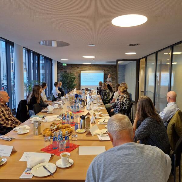 1. Wirtschaftsfr�hst�ck
