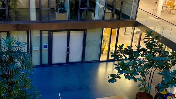 Blick in das Atrium - Ausl�nderbeh�rde