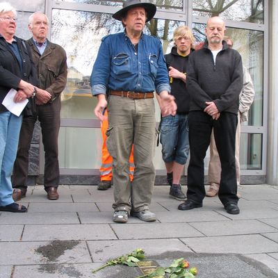 Marktplatz 15 - Stolpersteinverlegung