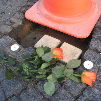 Neuenweg 19a - Stolpersteinverlegung