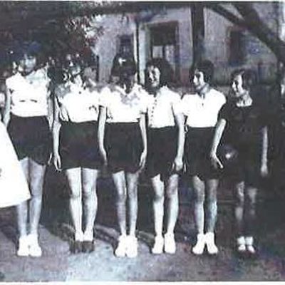 Nordanlage - Gruppenfoto 1934 Lore Wertheim, Marianne Rosenberg, Hannelore Jacob, Marianne Wendel, Karla Berliner, Gertrud Katz, Margot Bär