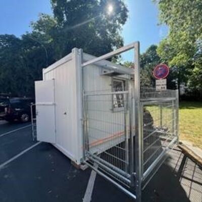 Taubenschlag im Theaterpark, der im Juli 2025 aufgestellt wurde
