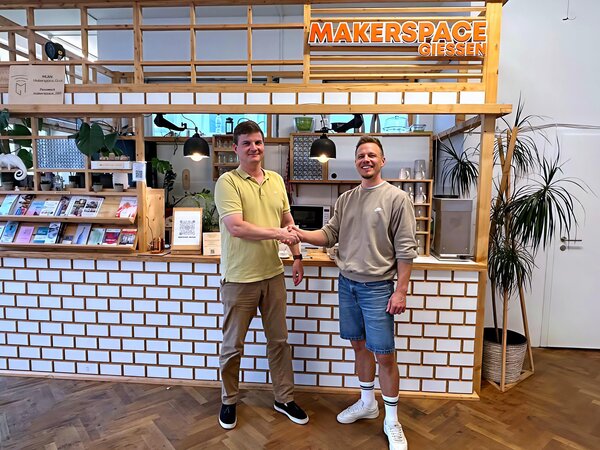 Jan-Frieder Hain und Johannes Schmid im Makerspace