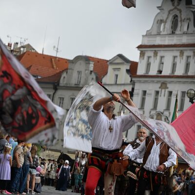 Auffhrung einer Trachtengruppe zum Jubilum 800 Jahre Hradec Krlov im September 2025
