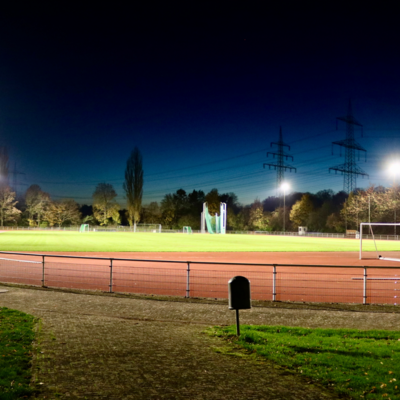 Im West-Stadion ist nun im Winter auch abends ein Trainings- und Spielbetrieb wie bei Tageslicht m�glich.