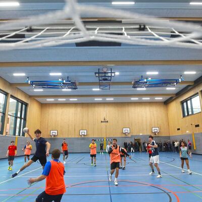 Die neue Sporthalle der Liebigschule bietet Platz fr eine Vielzahl an Sportarten.