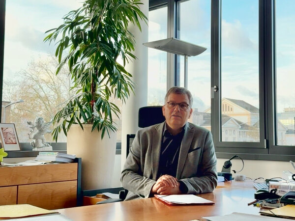 OB Becher bei einem Videostatement