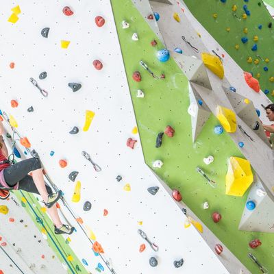 Kletterer in der Kletterhalle Gieen 2