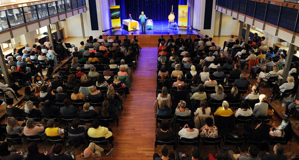 Prana-Erlebnisabend mit Master Sai Cholleti mit Publikum