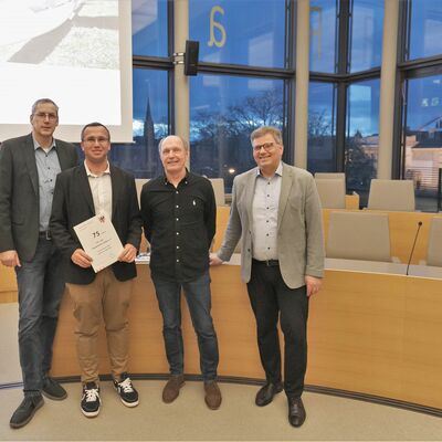 Der Gie�ener Flugsportverein mit Frank-Tilo Becher und dem Sportamt der Stadt Gie�en