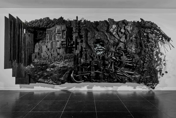 Installation in Ausstellung von Gintar� Sokelyt�