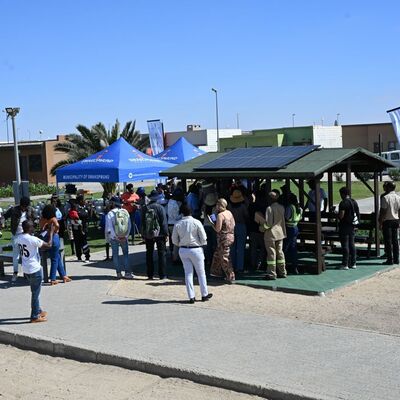 Feierliche Er�ffnung mit B�rgermeisterin, Stadtr�ten, Pressevertretern und Community im Park in Swakopmund