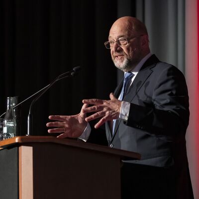 Martin Schulz, Vorsitzender der Friedrich-Ebert-Stiftung, h�lt die Rede zum Festakt bei WILHELM LIEBKNECHT ZUM 200.- EIN GEBURTSTAG, VIELE STIMMEN,  Auftaktveranstaltung am 29.3.2026 des Wilhelm-Liebknecht-Jahrs in Gie�en