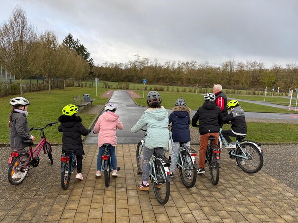 Fahrradkurs f&uuml;r zugewanderte Kinder