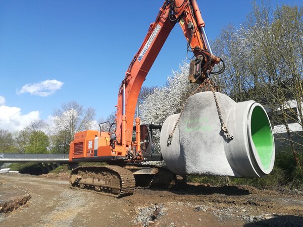 Kettenbagger-MWB-Neubau-Hauptsammler-erster-Bauabschnitt-20180416_110346