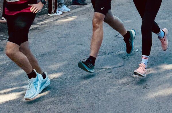 Beine von Joggern