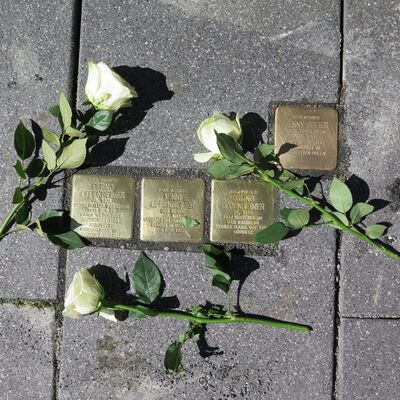 Stolpersteine Neustadt 7