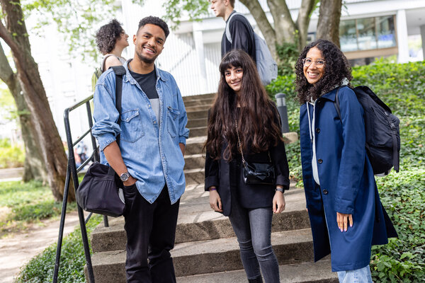 Die Initiative &raquo;Die Welt zu Gast in Gie&szlig;en&laquo; bringt internationale Studierende und Menschen aus der Region zusammen, um durch gemeinsame Begegnungen interkulturellen Austausch und gelebte Willkommenskultur zu f&ouml;rdern.