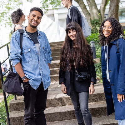 Die Initiative &raquo;Die Welt zu Gast in Gie&szlig;en&laquo; bringt internationale Studierende und Menschen aus der Region zusammen, um durch gemeinsame Begegnungen interkulturellen Austausch und gelebte Willkommenskultur zu f&ouml;rdern.