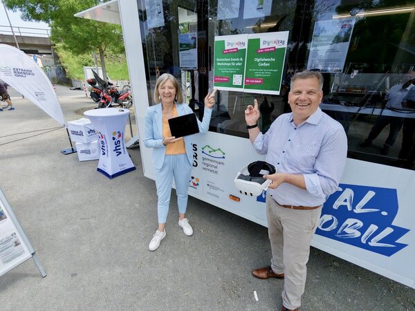 Landr&auml;tin Anita Schneider und Oberb&uuml;rgermeister Frank-Tilo Becher freuen sich auf viele Veranstaltungen in Stadt und Landkreis Gie&szlig;en. 