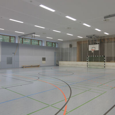 Turnhalle Helmut-von-Bracken-Schule Innenansicht diagonale &Uuml;bersicht