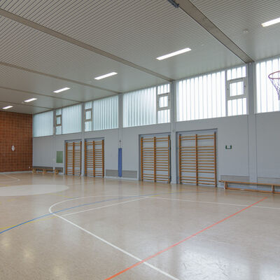 Turnhalle K&auml;the-Kollwitz-Schule Innenansicht diagonale &Uuml;bersicht_2020