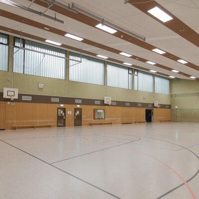 Turnhalle R&ouml;dgen Innenansicht diagonale &Uuml;bersicht_2020