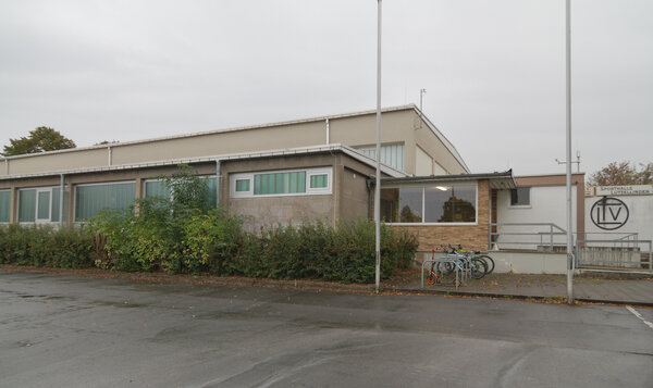 Sporthalle L&uuml;tzellinden Au&szlig;enansicht_2020