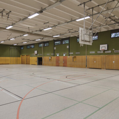 Turnhalle Albert-Schweitzer-Schule Innenansicht diagonale &Uuml;bersicht_2020