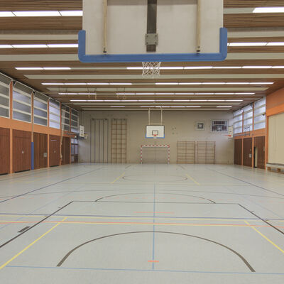 Turnhalle B Herderschule Breite &Uuml;bersicht_2020