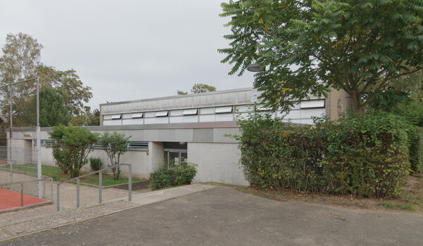 Turnhalle Br&uuml;der-Grimm-Schule Au&szlig;enansicht_2020