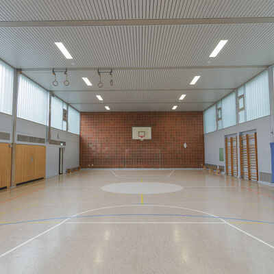 Turnhalle K&auml;the-Kollwitz-Schule_&Uuml;bersicht Breite_2020