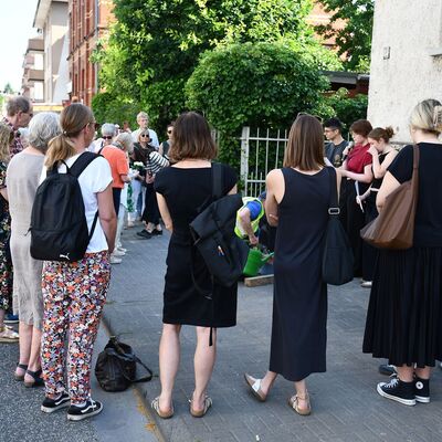Sch�lerinnen und Sch�ler der Sophie-Scholl-Schule bei einer Stolpersteinverlegung 2026
