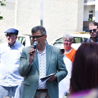 Oberb�rgermeister Becher spricht bei der Stolpersteinverlegung 2026