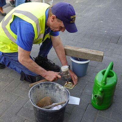 Stolpersteinverlegung Bertha Strau�