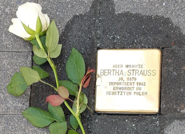 Stolpertein Bertha Strau&szlig;
