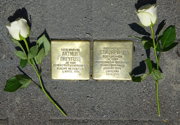 Stolpersteine Arthur und Meta Dreyfu&szlig;