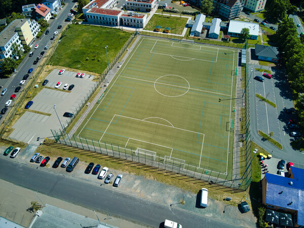 Sportplatz Kunstrasen an der Volkshalle Luftaufnahme