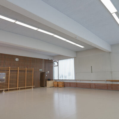 Gymnastikraum Korczak-Schule diagonale Ansicht
