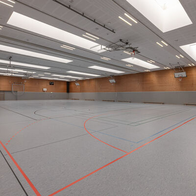 Sporthalle Theodor-Litt-Schule diagonale Ansicht innen 2026