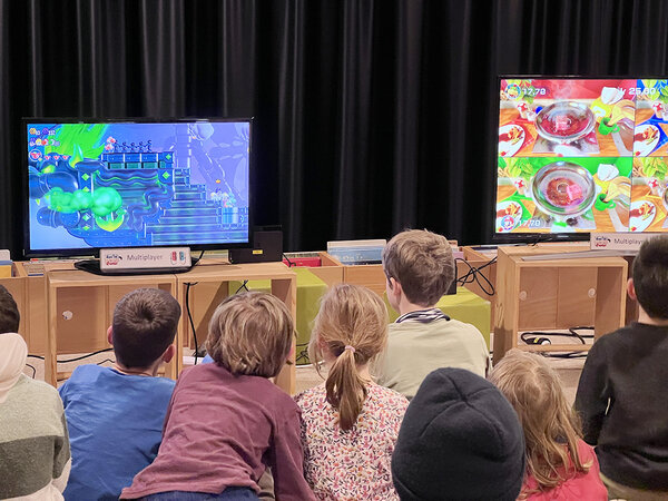 Time to play - Kinder und Jugendliche beim Spielen