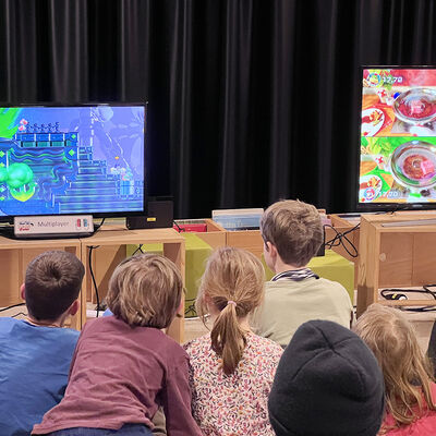 Time to play - Kinder und Jugendliche beim Spielen