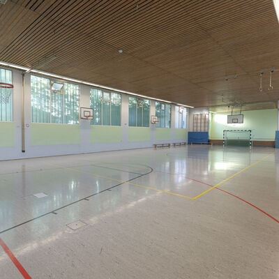 Turnhalle C Herderschule diagonale Ansicht