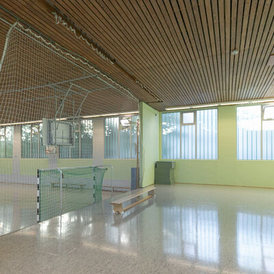 Turnhalle C Herderschule B&uuml;hne 1 2026