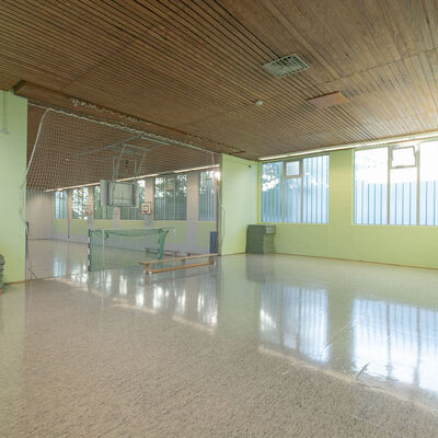 Turnhalle C Herderschule B&uuml;hne 2 2026