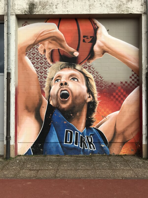 Nowitzki Graffiti hinter der Osthalle